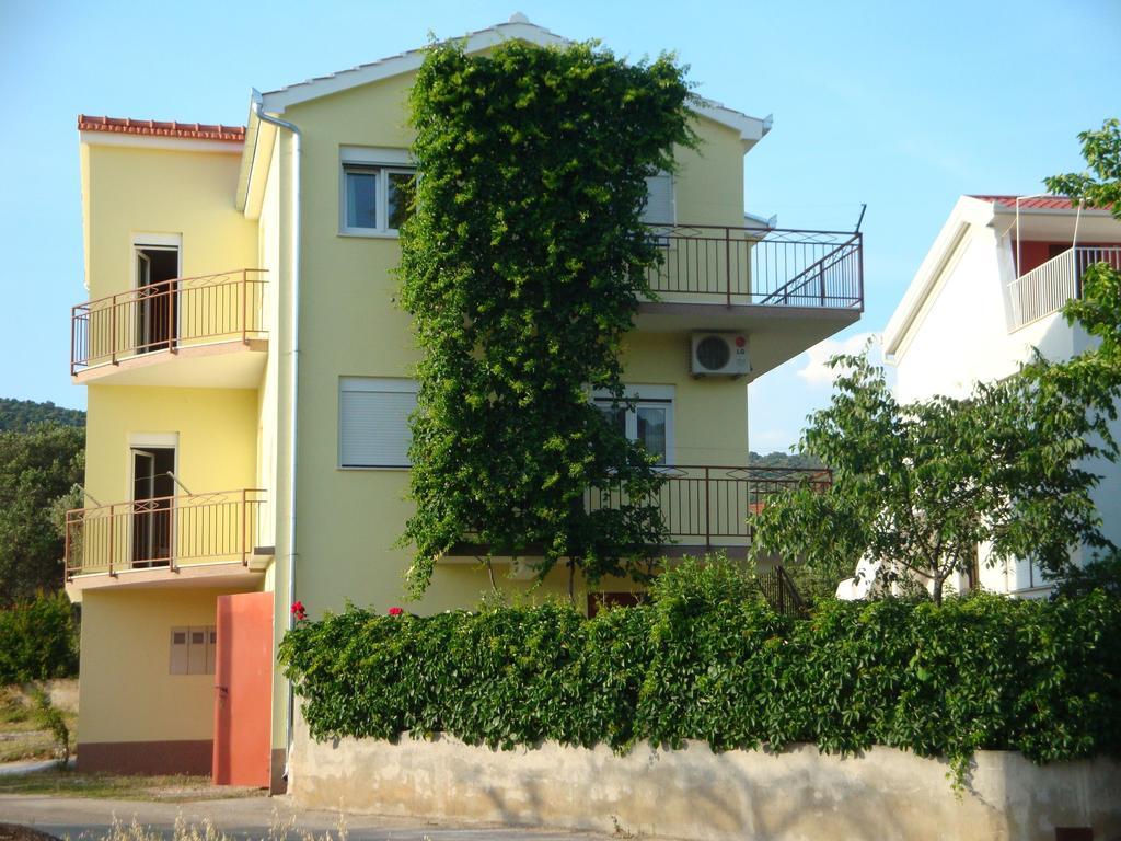 Apartments Borozan Vinišće 外观 照片