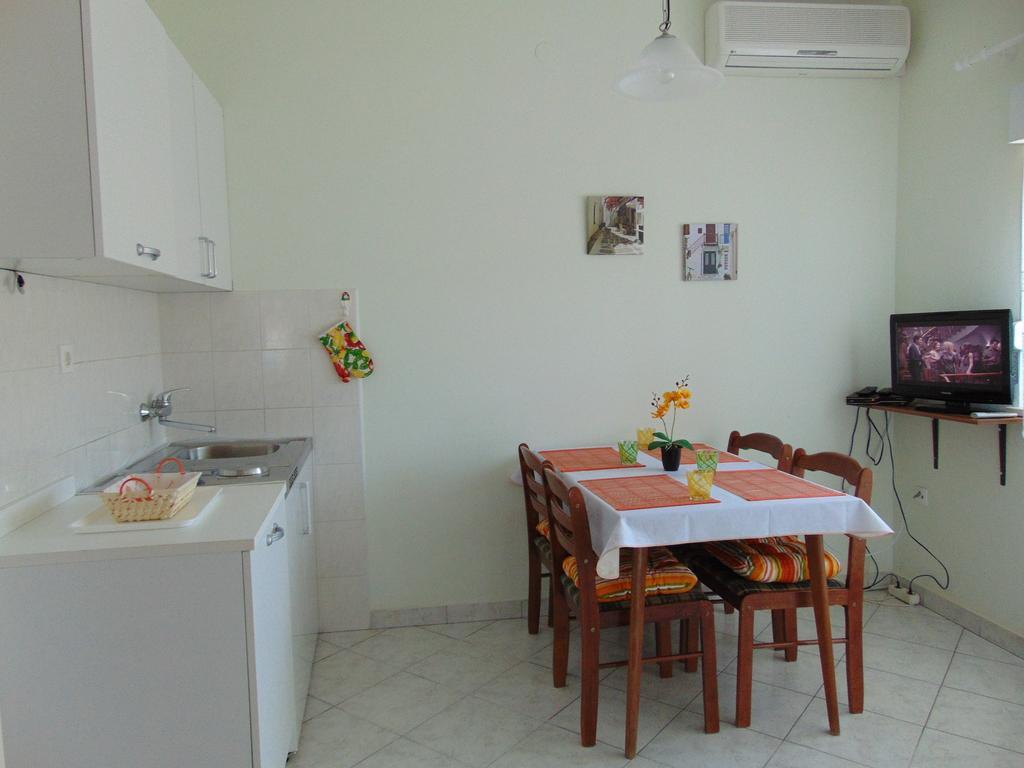Apartments Borozan Vinišće 客房 照片
