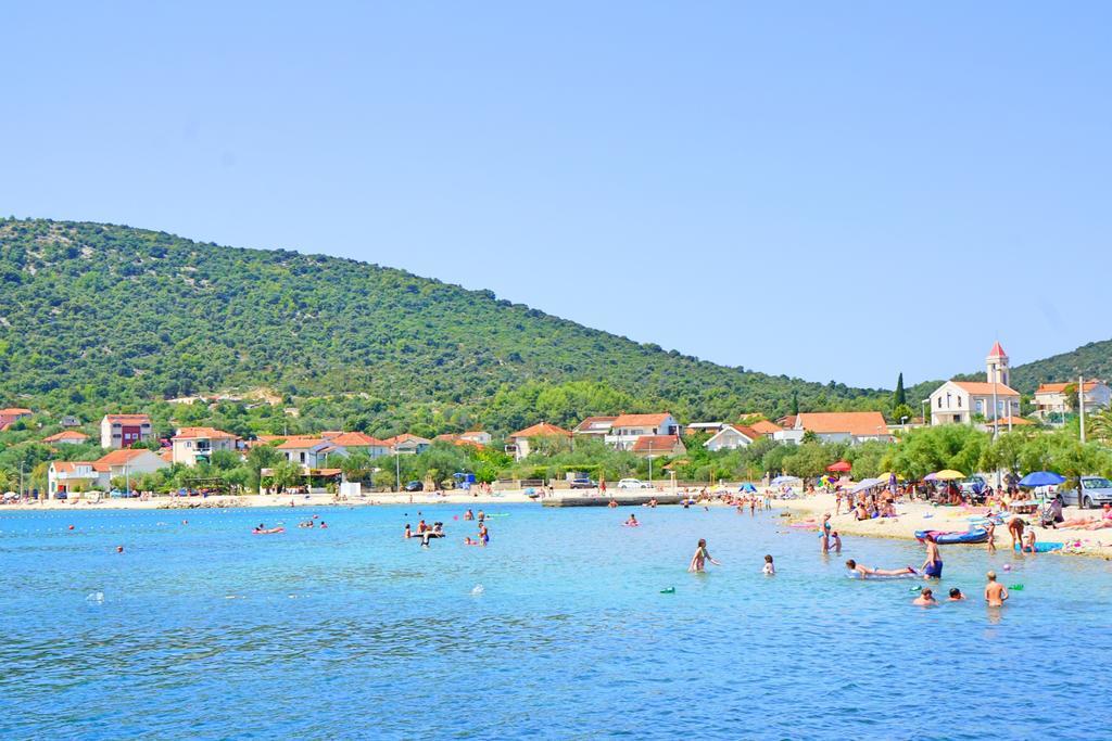 Apartments Borozan Vinišće 外观 照片