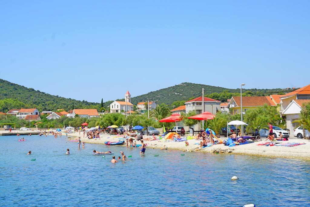 Apartments Borozan Vinišće 外观 照片