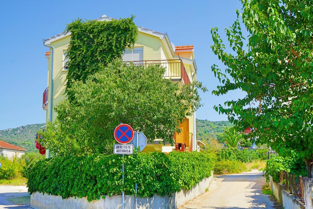 Apartments Borozan Vinišće 外观 照片